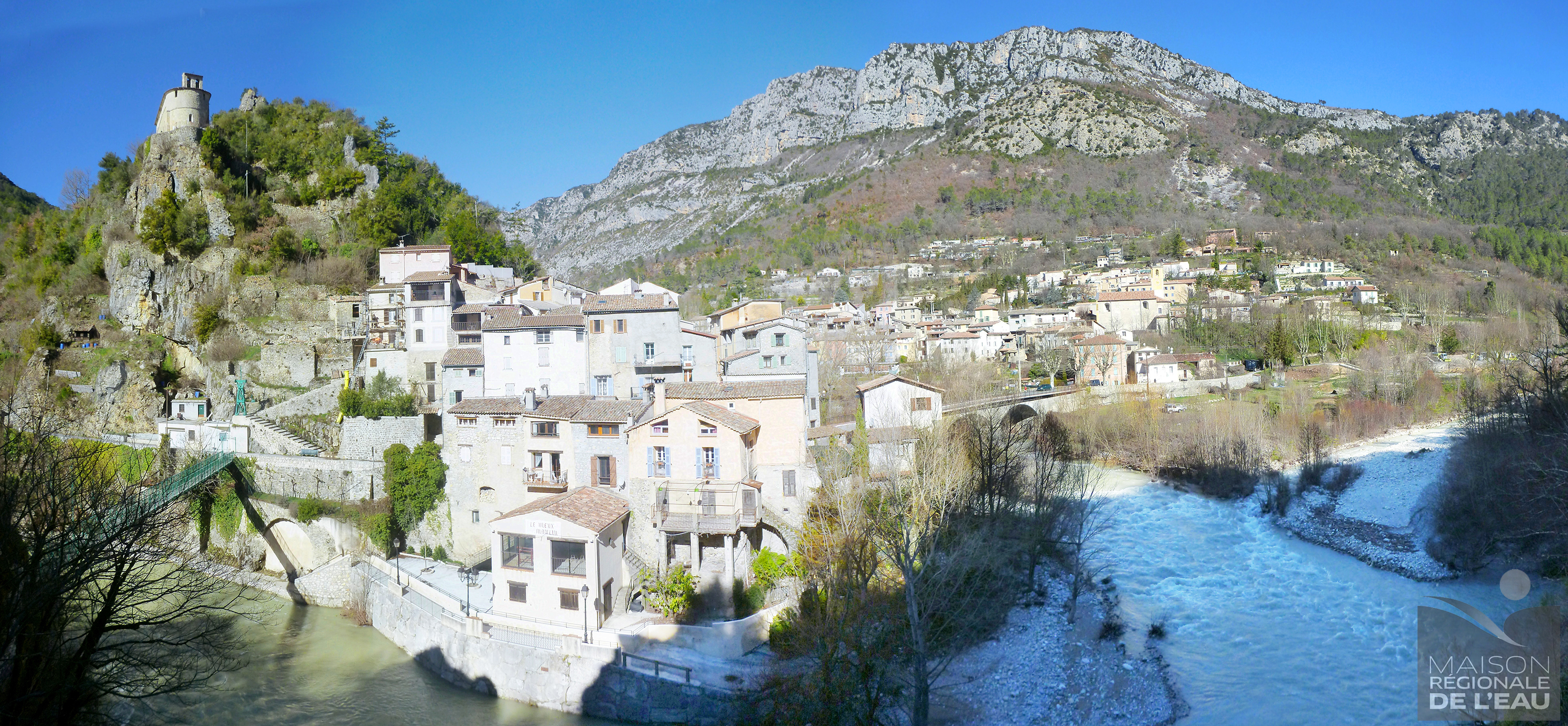 La confluence entre l'Estéron et le Rieu à La Roque en Provence